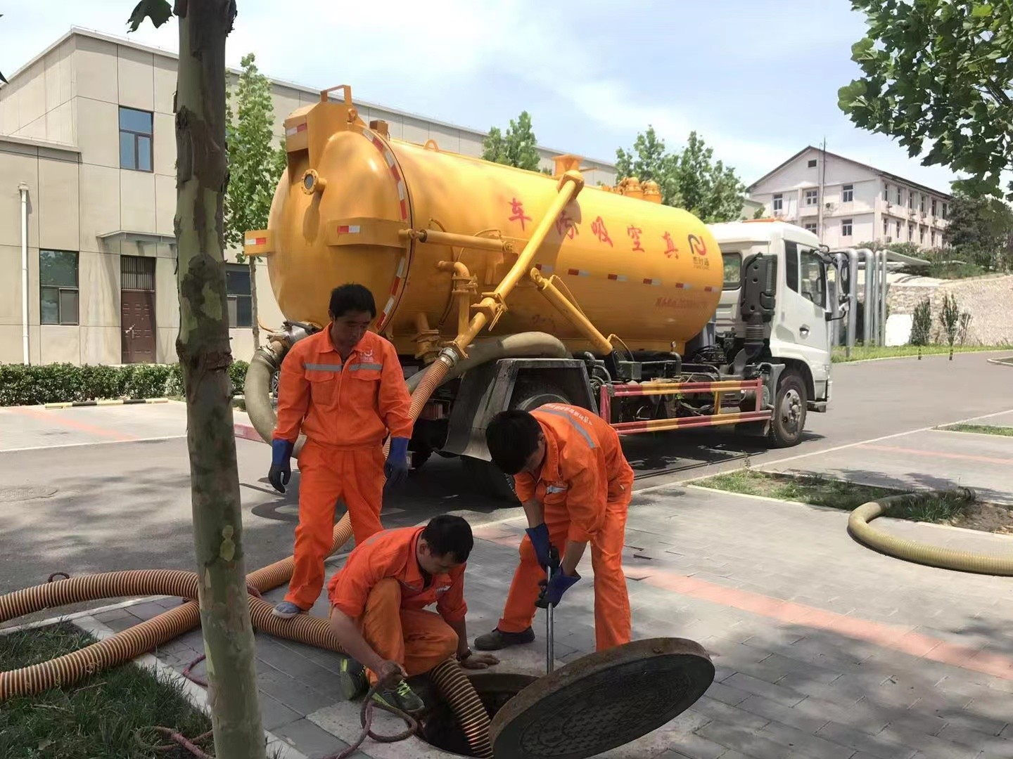 绛县化粪池清理与5-8吨吸粪车施工效率分析